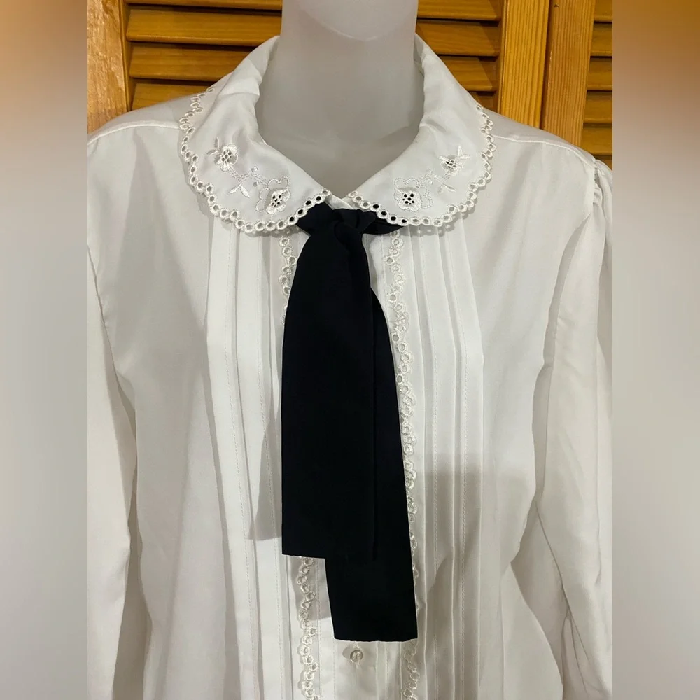 Vintage Rhoda Lee: Semi-sheer, button-up top with black bow - Picture 6 of 11